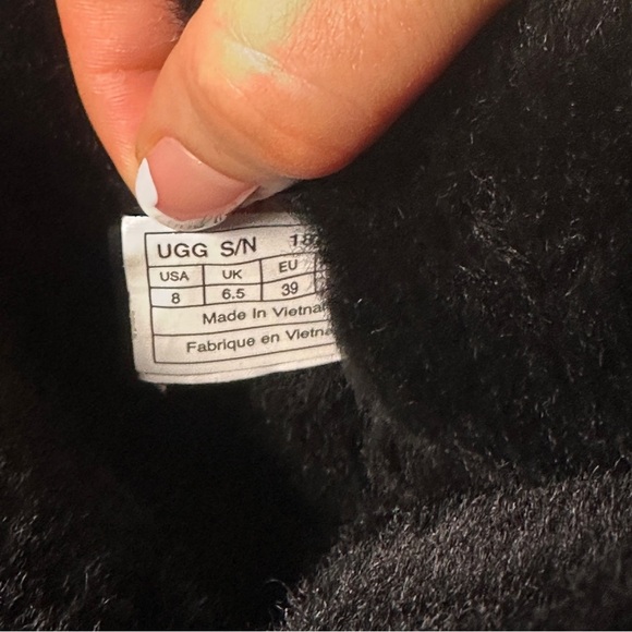 UGG Bailey Button Triplet II Sheepskin Tall Boots Black Size 8 - Picture 5 of 13